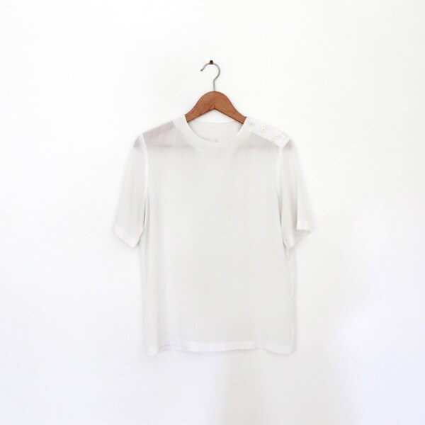 Minimal oversized white t-shirt