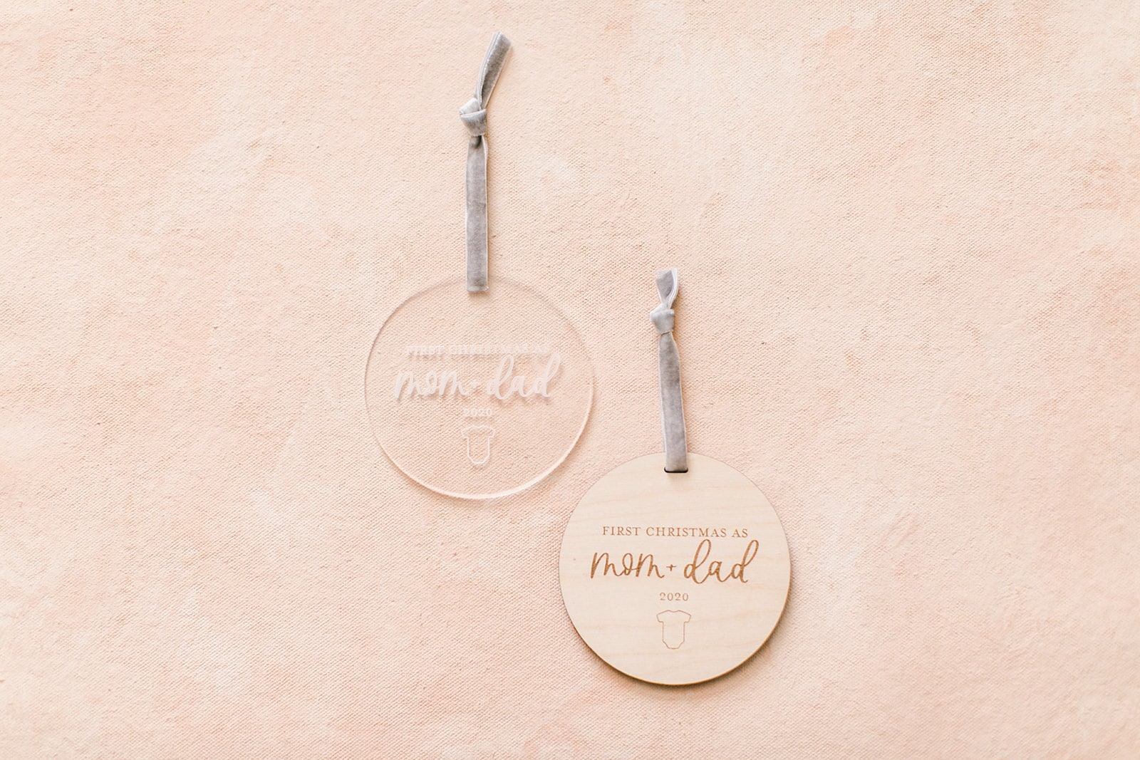 Premier Noël en Tant Que Maman + Papa Ornement | Ornement de Calligraphie Personnalisé Premier Bébé