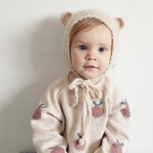 Baby Bear bonnet, knitted newborn bear hat photo prop, Baby coming home hat, Toddler Baby bear costume hat, photography prop bear bonnet