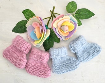 Baby Bootie Knitting Pattern, Knitted baby sock PDF pattern, Preemie Newborn 0-3 months DK Lt Worsted yarn bootie pattern, knit baby shoes