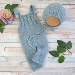 Knitting Pattern for baby overalls and hat set, PDF pattern for baby dungaree and bonnet or beanie, newborn prop pattern, 0-3 months sizes.