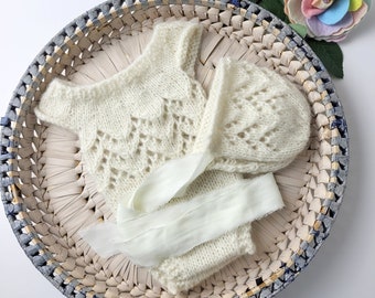 Newborn Baby Girl Romper and Bonnet KNITTING PATTERN, Lace panel knit romper outfit PDF, Newborn Prop Pattern / 0-3 months Baby clothes set