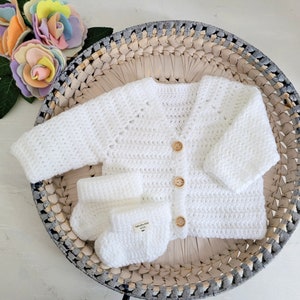 0-3 month White Crochet Cardigan and booties outfit, Ready to Send Gift for baby, White knitted baby jumper, Baby Sweater, Baby shower gift image 5