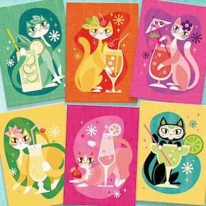Conjunto de postales retro de gatitos con cócteles