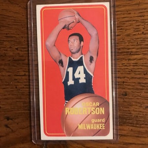 Oscar Robertson 1970=71 Topps Basketball Card Livraison gratuite aux États-Unis (comme sur la photo) (03609)