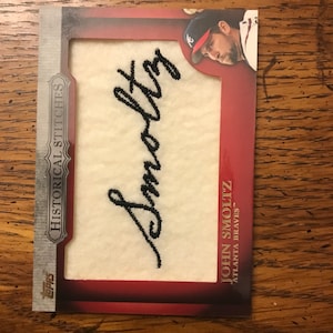 Cartão de beisebol comemorativo com pontos históricos John Smoltz Topps (conforme foto) (1093)
