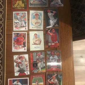 Mike Trout 15 diverse carte da baseball (edizione originale) (come nella foto) (1840)