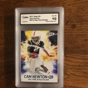 Cartão de futebol americano Cam Newton Sage Hit classificado como GMA 10 (conforme ilustrado) (edição original) (5445)