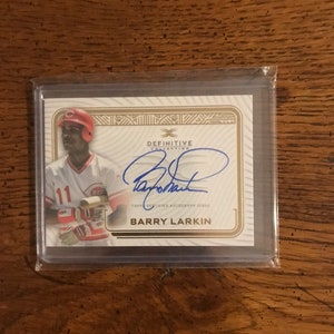 Autographe de Barry Larkin. Carte de baseball Topps Definitive Collection (comme sur la photo) (édition originale) (4053)