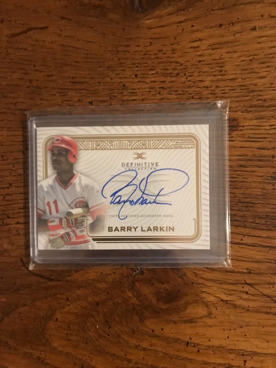 Barry Larkin Autograph. Topps Definitive Collection Baseball Card