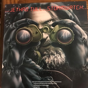 Jethro Tull LP Stormwatch free shipping in the USA (B005)