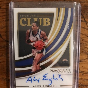 Tarjeta de baloncesto Inmaculada Panini con autógrafo de Alex English (como se muestra en la imagen) (Edición original) (02772)