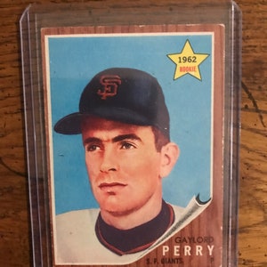 Gaylord Perry Rookie 1962 Topps Baseball Card (As Pictured)  (Original Issue) (2798)