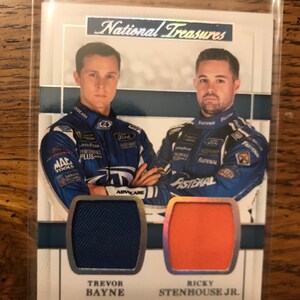 Trever Bayne/Rickey Stenhouse 02/20 Double Patch National Treasures Nascar Card (édition originale) (comme sur la photo) (01409)