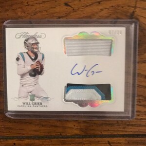 Autographe impeccable et double écusson Will Grier 20/07 (comme sur la photo) (édition originale) (2968)