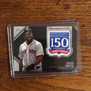Tarjeta de parche del 150 aniversario de David Ortiz Topps (como se muestra en la imagen) (Edición original) (4017)