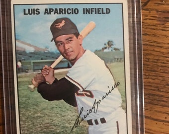 Luis Aparicio 1967 Topps Baseball Card (Original Issue)  (2044)