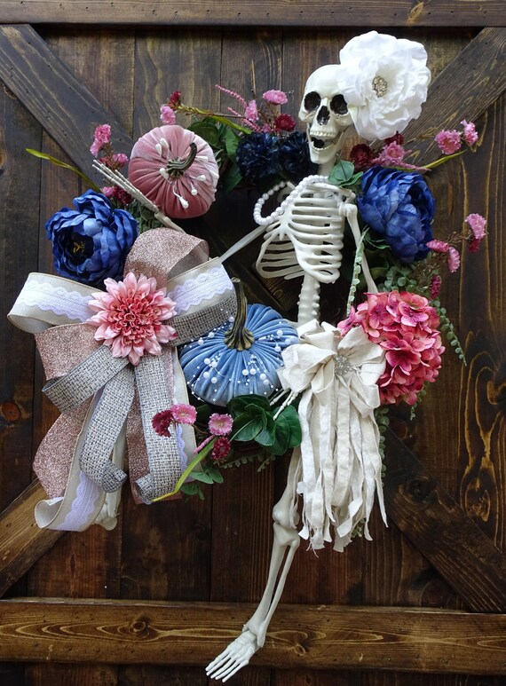 Mr Bones Wreath, Skeleton Wreath, Halloween Wreath, Halloween decor, Fall Wreath, Wreath front door, Fall decor, Halloween decoration