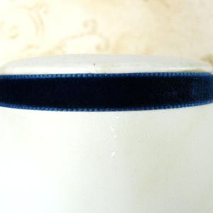 Girocollo in velluto blu navy, collana girocollo stretta blu scuro, collana a nastro stile vintage, gioielli Lolita, girocollo a nastro sottile