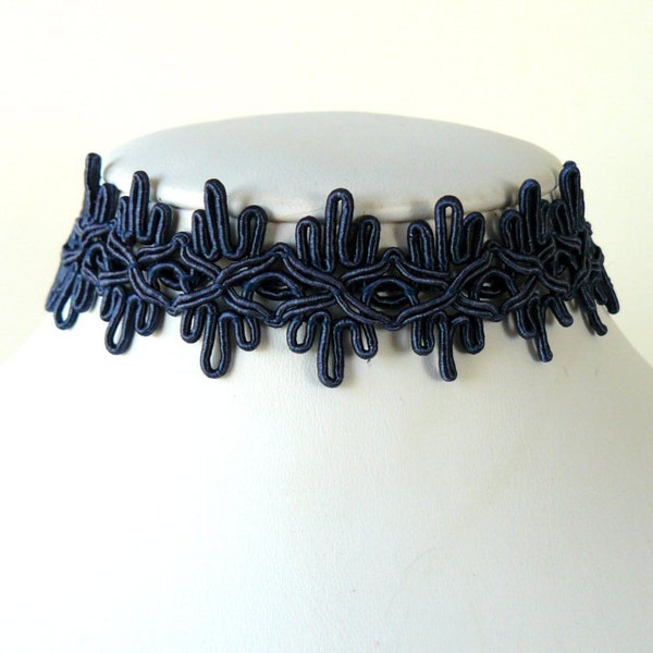 Blue Lace Choker, Lacy Dark Blue Choker, Gothic Jewelry, Wide Gimp Lace Ribbon Chocker, Vintage Style Choker Necklace