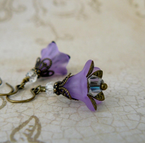Lavender Flower Earrings, Pale Purple Lucite Flower Dangles