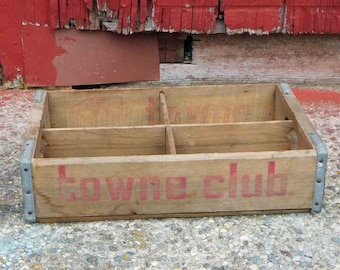 Country Club Springfield Mass 1960/'s Vintage Antique Wooden Soda Box