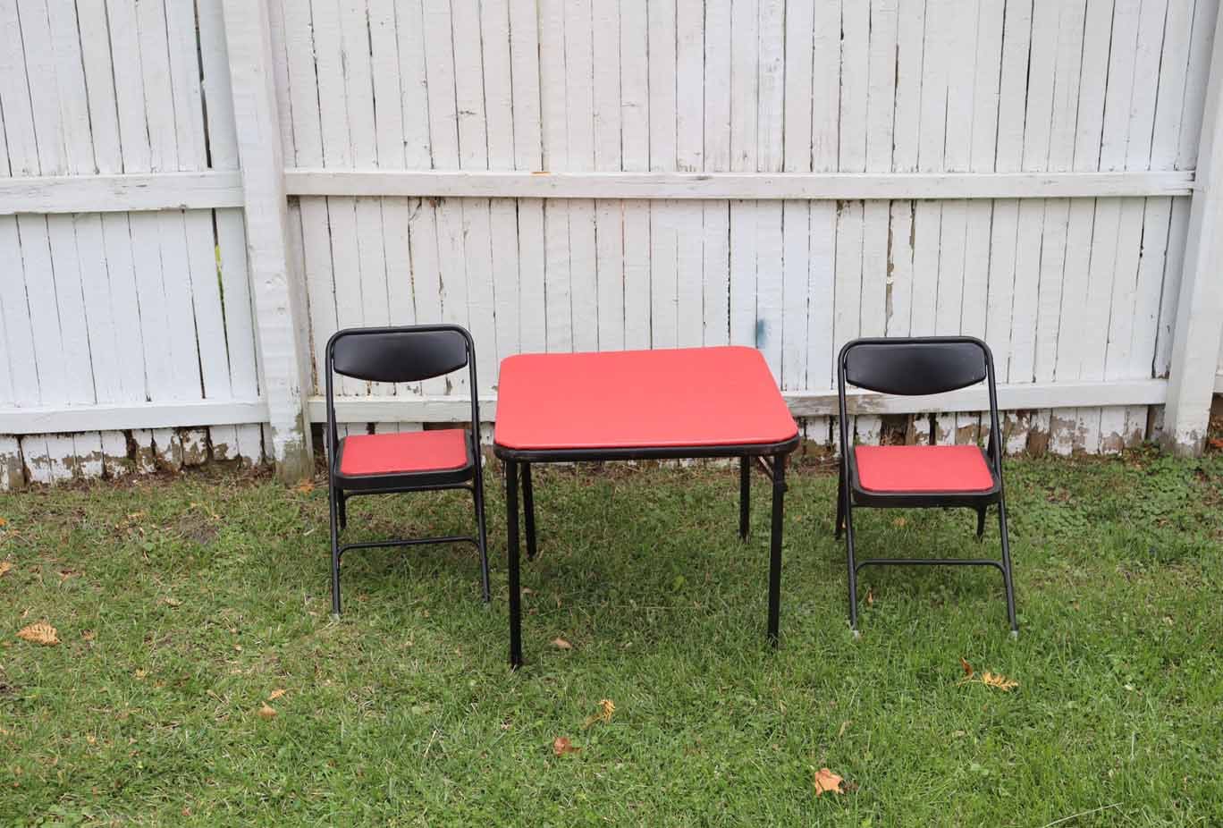 Vintage Samsonite Childrens Folding Table and 2 Matching Chairs