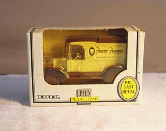 ERTL 1913 Ford Truck Bank Fanny Farmer Candies, DieCast ,1990