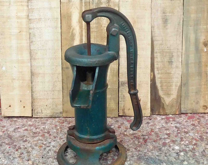 Vintage Littlestown Howe & Fory. Co. L32 Green Hand Pump Well Pump