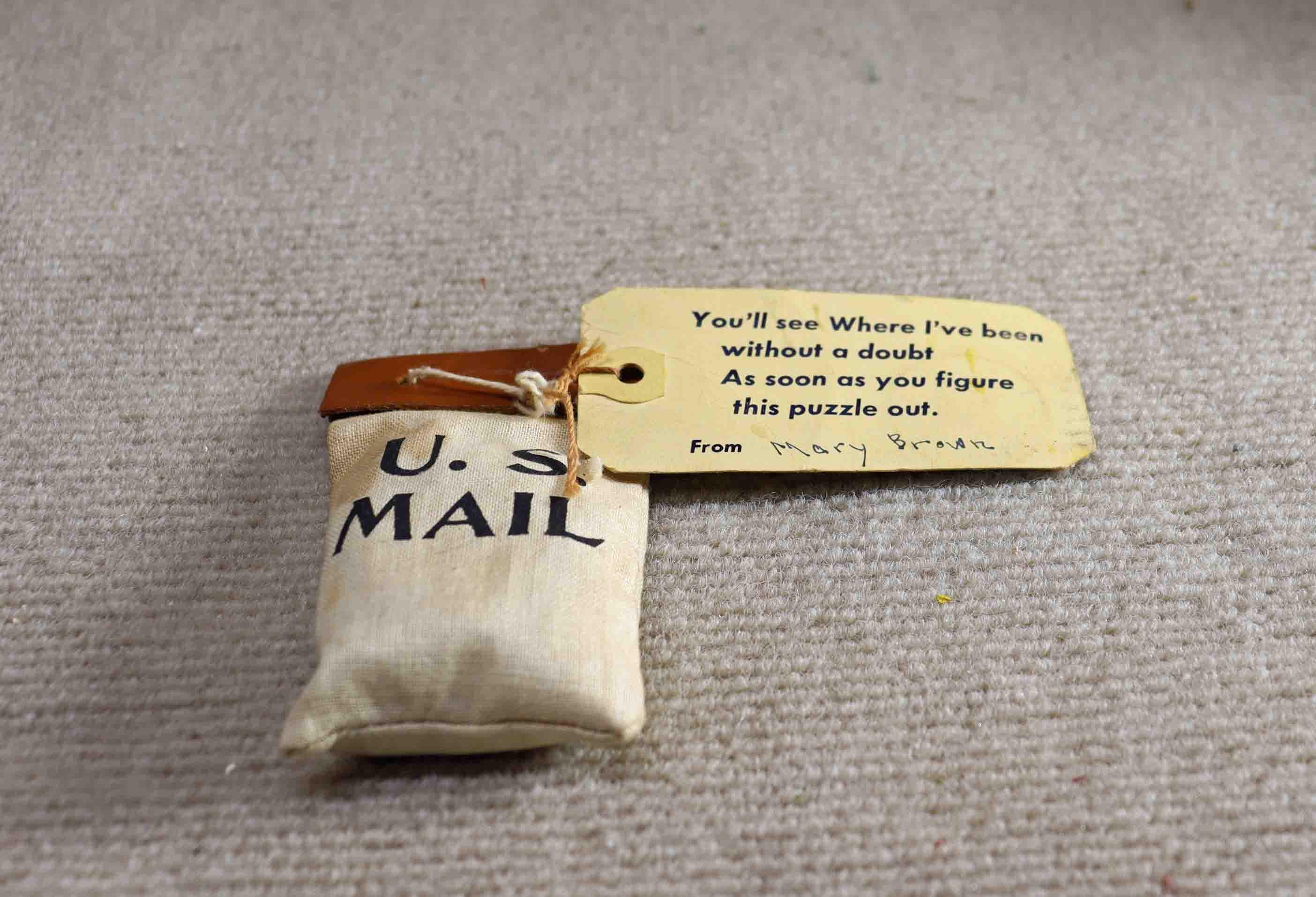 バッグ YM WALK ON US MAIL BAG Vintage Mini US Mail Bag Mailed With Puzzle Inside to Michigan