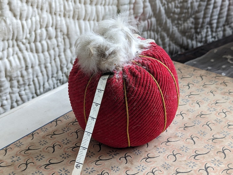 Vintage pin cushion & tape measure with little dog image 7