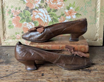 Original antike Damenschuhe