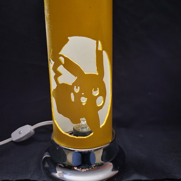 Lampe tuyau en PVC Pikachu