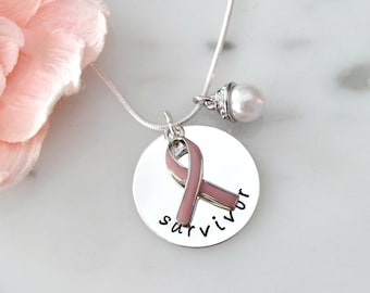 Borstkanker Survivor ketting met roze lint en parelbedels | Gepersonaliseerd, aangepast, cadeau voor haar