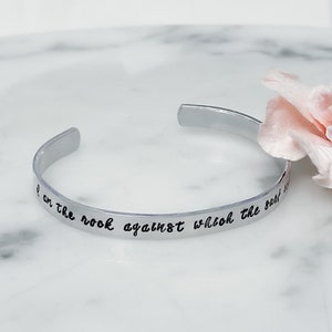 NUEVO / Una corte de llamas plateadas Pulsera inspirada en Soy la roca contra la que se estrellan las olas / ACOSF / Nesta, Gwyn, Emerie, Valkyrie