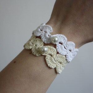 Crochet Bracelet With Pearl image 5