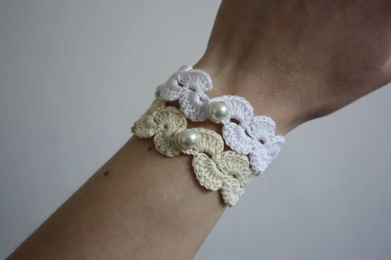 Crochet Bracelet With Pearl image 5