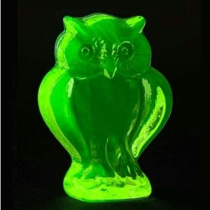 Transparent Uranium Glass &#39; Owl &#39; Uranium Glass Figurine • Figurine Uranium Glass • Yellow Vaseline Glass • Uranium Glass • Glowing Figurine