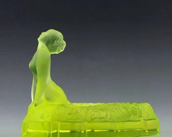 希少 ウランガラス バセリンガラス アールデコ アンティーク 花瓶 レア 希少 ウランガラス バセリンガラス アールデコ アンティーク