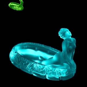 Szklana misa z niebieskiego szkła wazelinowego i uranowego w stylu art déco, lata 30. XX wieku, H. Hoffmann