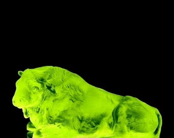 Art Deco Bull Figurine • Animal Frosted Uranium Glass 1930' H.Hoffmann