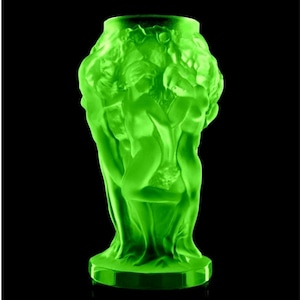 Art Deco Green Uranium Glass Vase 1930&#39; H.Hoffmann Collectible Glass Vase | Green Vaseline Glass Vase