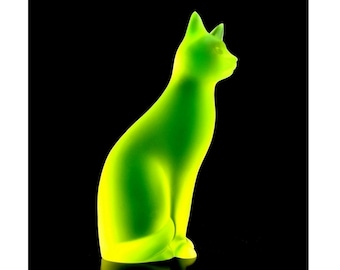 Art Deco Animal Sculpture 1930&#39;s H.Hoffmann Collectible Vaseline Uranium Glass Cat Figurine