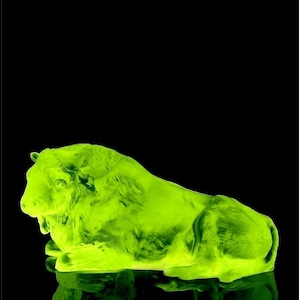 Art Deco Bull Figurine • Animal Uranium Glass 1930&#39; H.Hoffmann