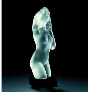 Art Deco-figur i klar frostad kristallglas, kvinnoskulptur, 1930-tal, H. Hoffmann