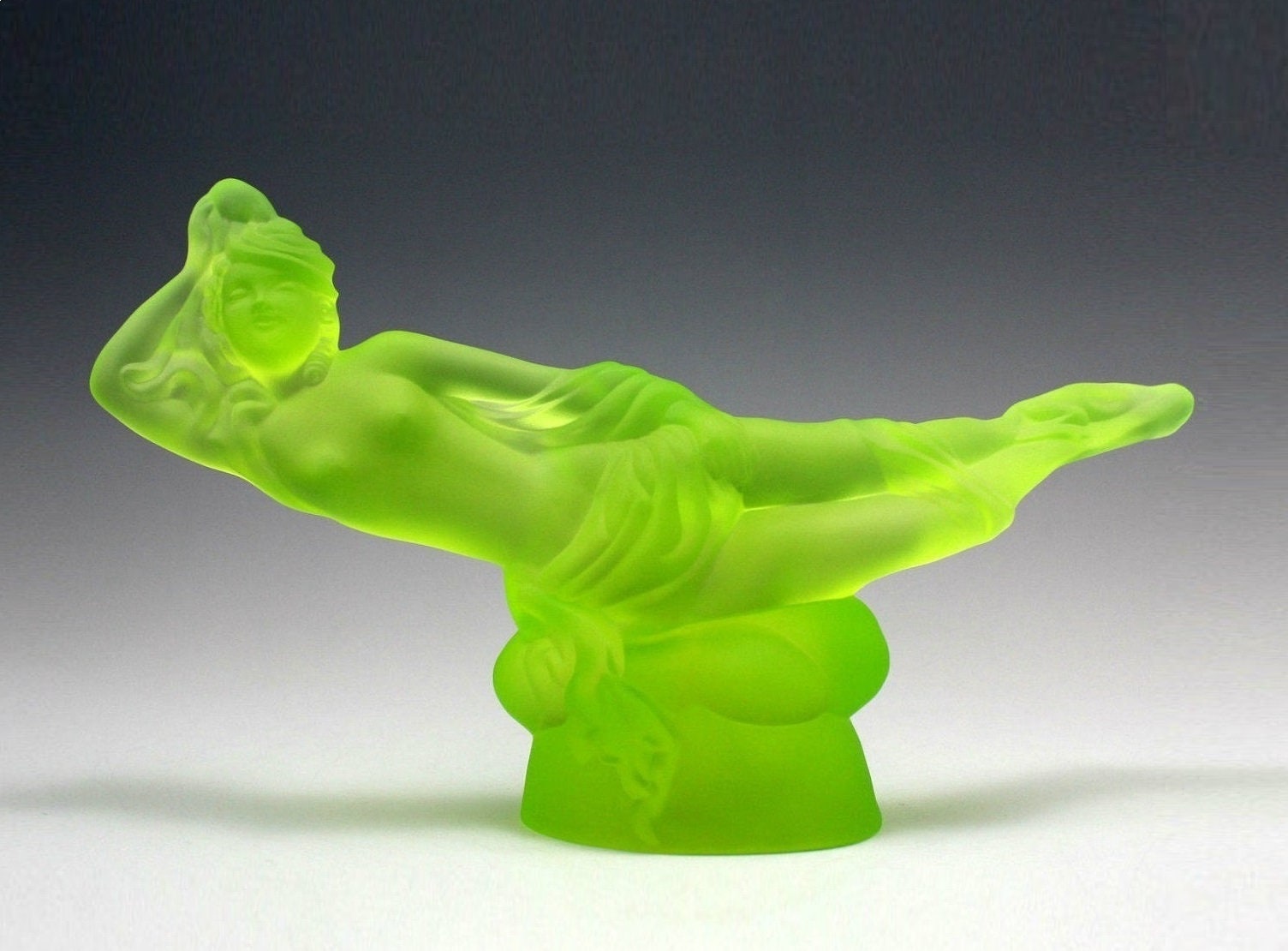* vintage glass figure ୨୧ * ガラスの リスさん Art Deco Vaseline Glass Lady Figurine: H.hoffmann Uranium Glass