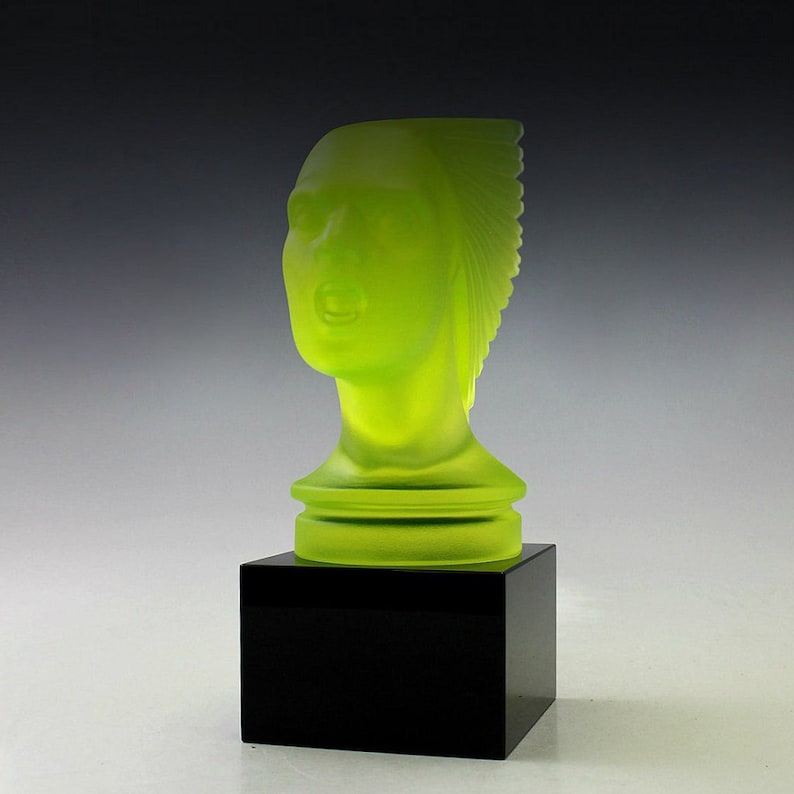 French Art Deco Art Glass Sculpture 1930' H.hoffmann Car Mascot