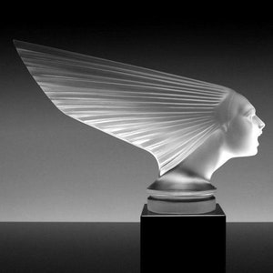 Art Deco Paperweight &#39; Victoire &#39; Frosted Glass 1930&#39; H.Hoffmann | Crystal Paperweight | Vintage Automobilia | Hood Ornament on Black Base