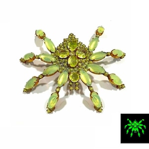 Art Deco Brooch &#39; Spider &#39; Vintage Uranium Glass Jewelry • Vaseline Glass Beads • Uranium Glass Spider