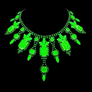 Glamorous • Vintage Necklace • Uranium Glass Jewelry